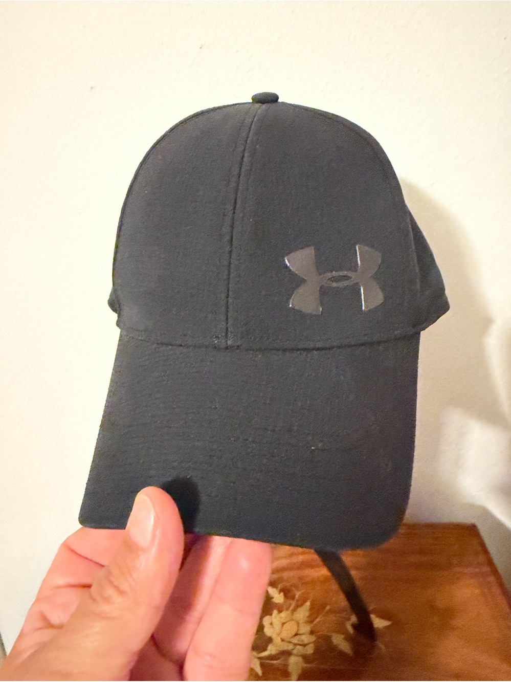 Under Armour Black women’s Baseball Cap with Reflective Logo